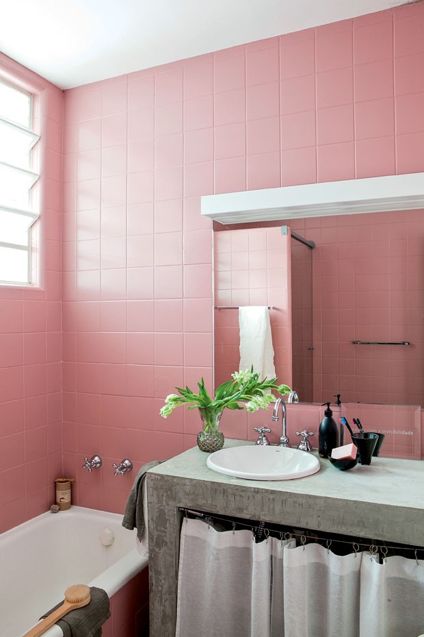 Creëer Een Elegantie Look Met Roze Tegels In De Badkamer