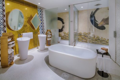 Kunstzinnige badkamers van Thai Beach House