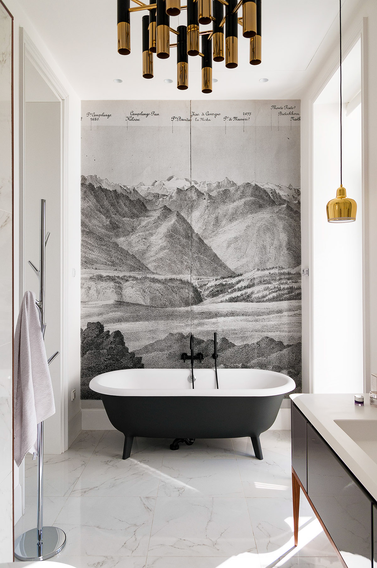 Klassiek chique badkamer door interieurontwerper Alain Makagon 