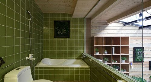 Badkamer aan de binnentuin