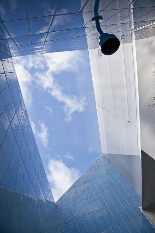 Badkamer met dakraam boven de douche
