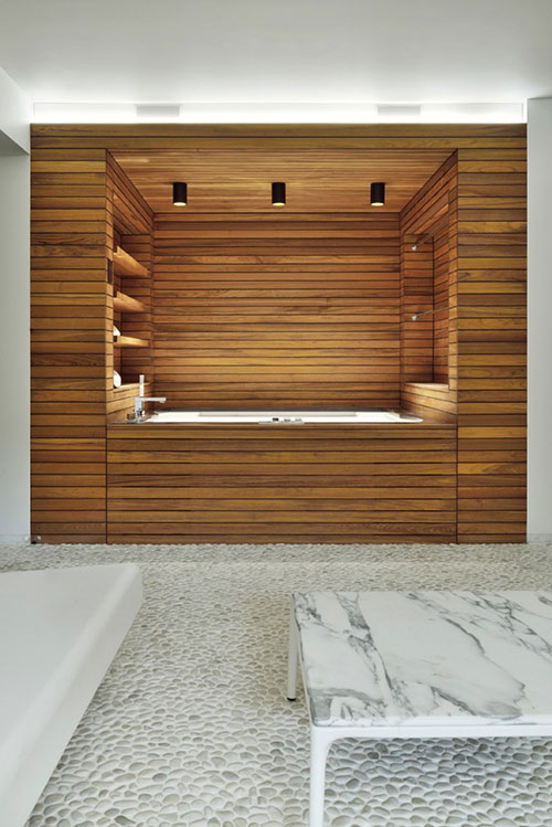 Badkamer met hout en natuursteen
