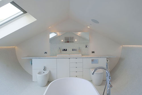 Badkamer met rondvormige vloer