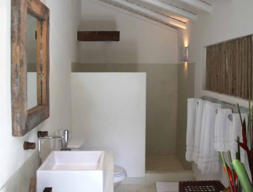 Badkamer met tropisch vakantiegevoel