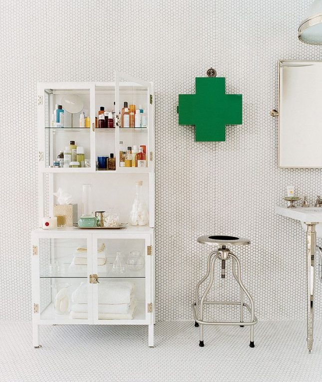badkamer wanddecoratie medicijnkastje