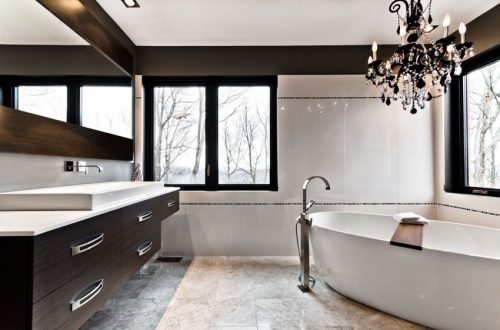 Bruintinten in luxe badkamers ontwerpen