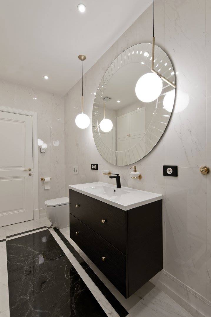 Chique klassieke badkamer door interieur architect Indrė Sunklodienė