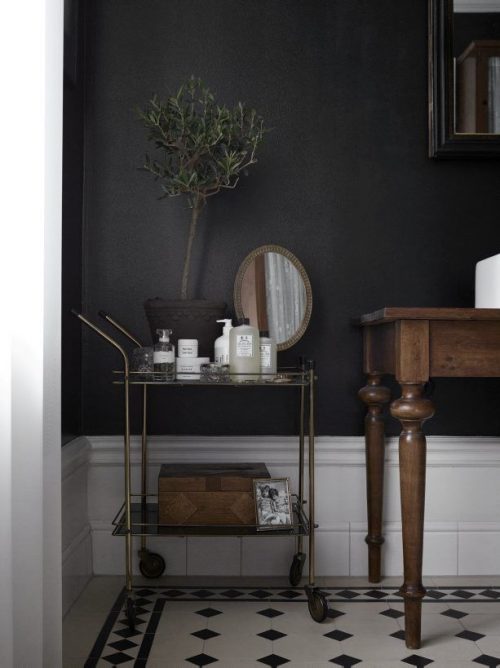 Chique klassieke badkamer door Lotta Agaton