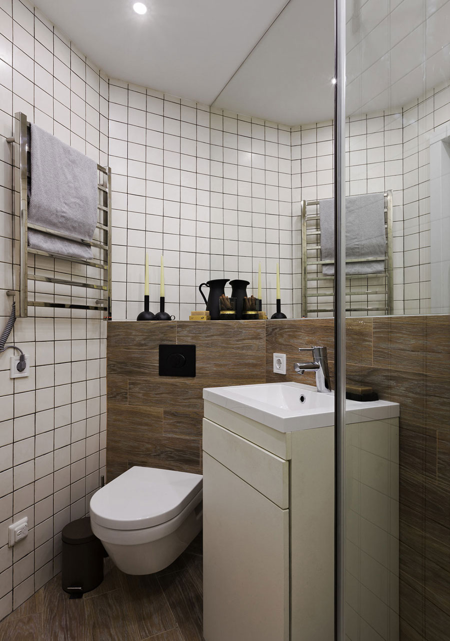 De kleine badkamer van een klein appartement van 17m2