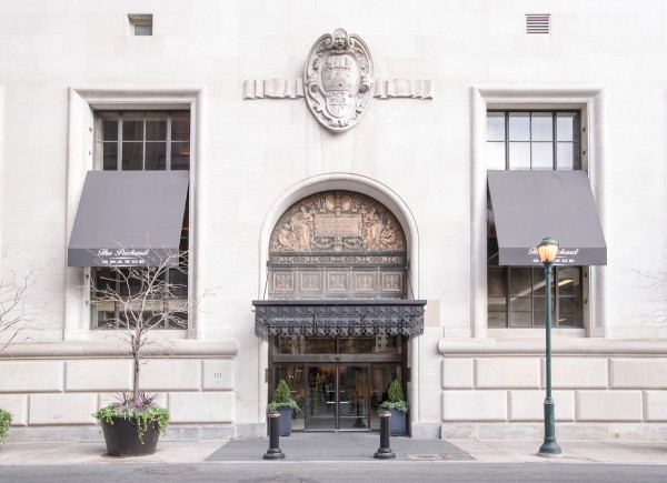 De kleine chique badkamer van Roost Apartment hotel