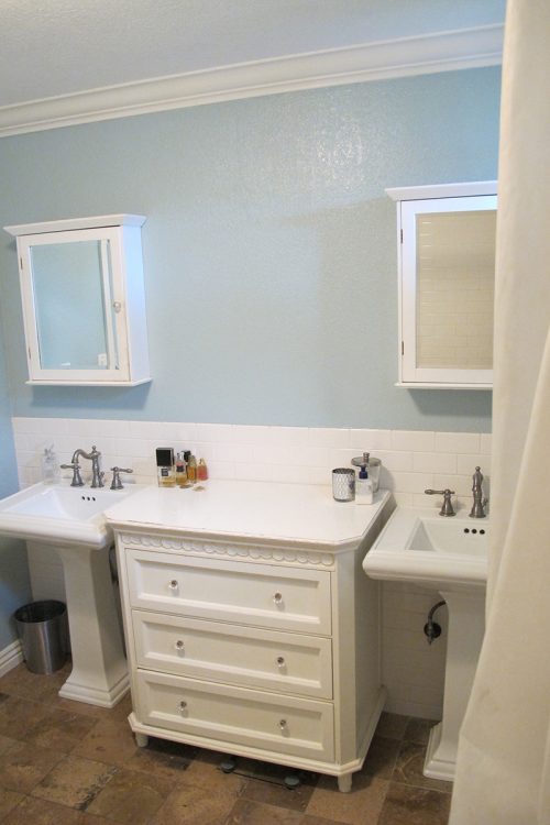 Donkere badkamer make-over