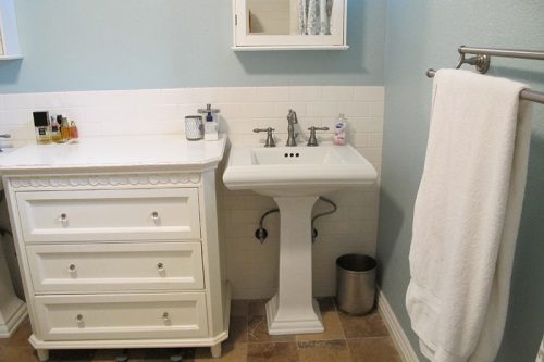 Donkere badkamer make-over