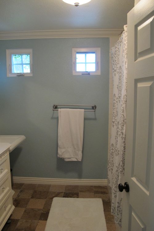 Donkere badkamer make-over