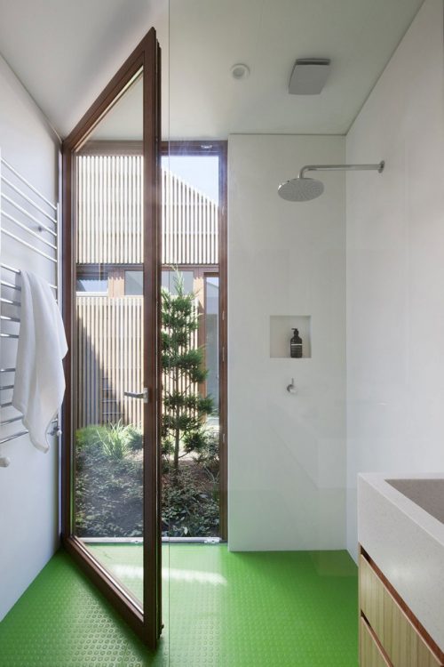 Glazen deur naar tuin