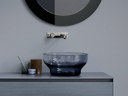 Glazen waskommen badkamer