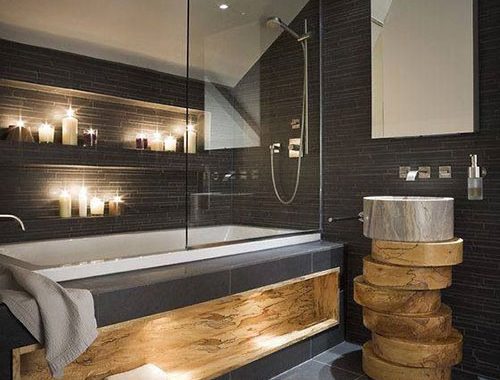 Grijze badkamer met hout
