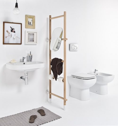 Handdoekrek, toiletrolhouder en spiegel in één
