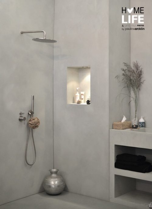 Inham in badkamer muur