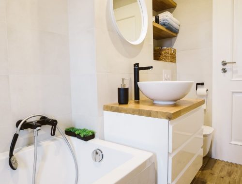 Inspirerende verbouwing van een smalle badkamer