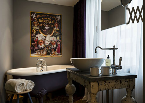Klassieke badkamer van 25 Hours hotel Wenen