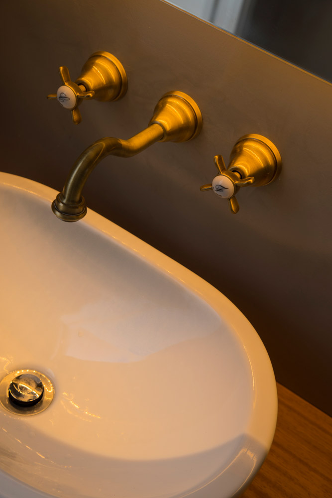 Kleine badkamer met een exotische sfeer