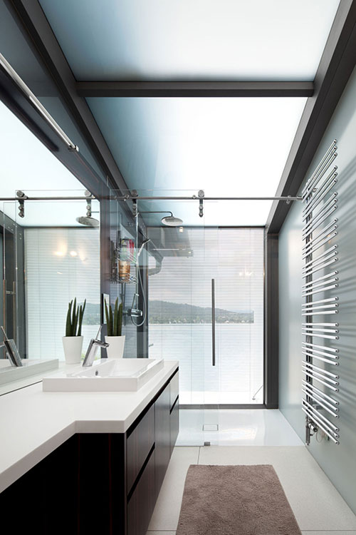 Kleine badkamer in grote villa