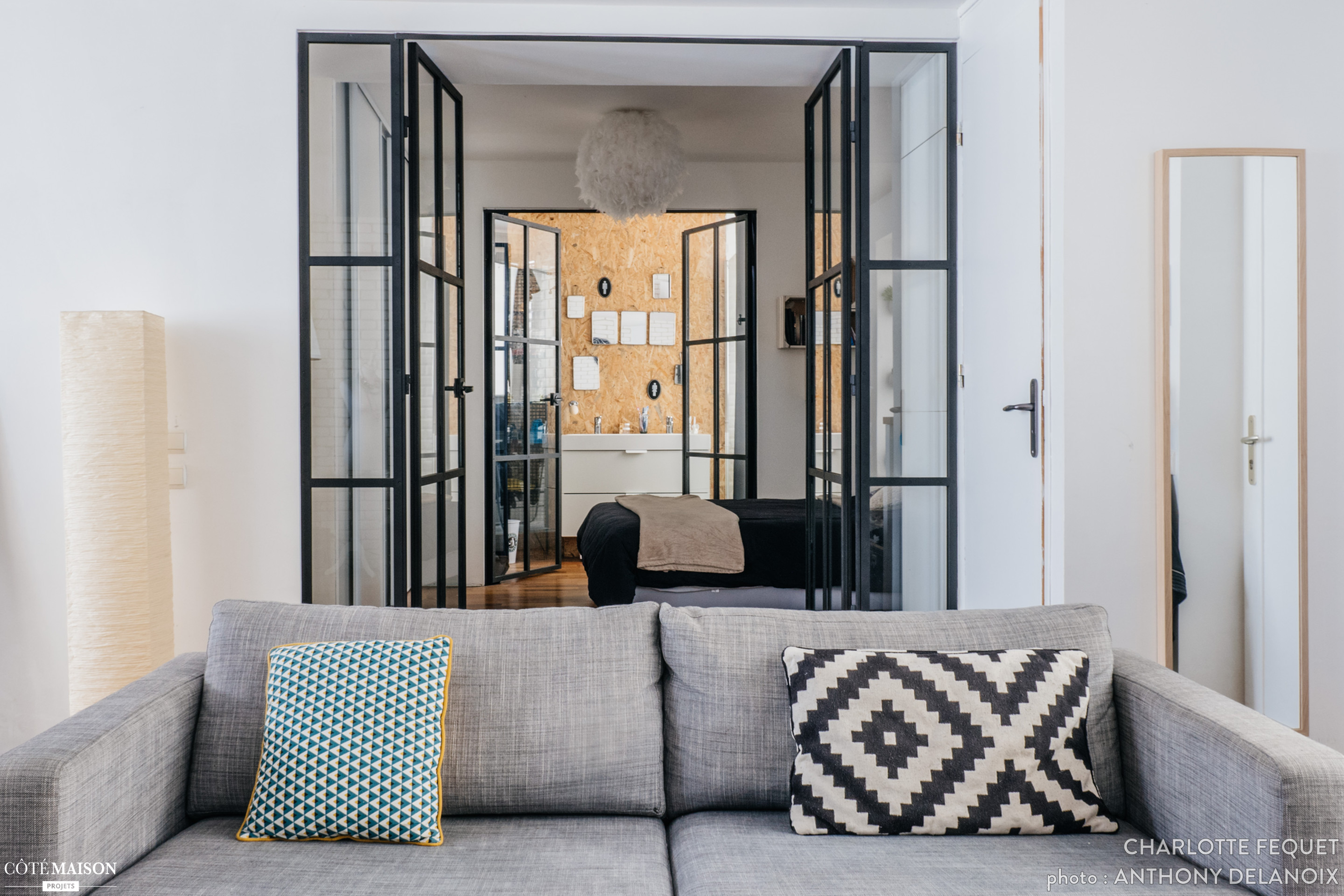 Kleine badkamer met OSB muur