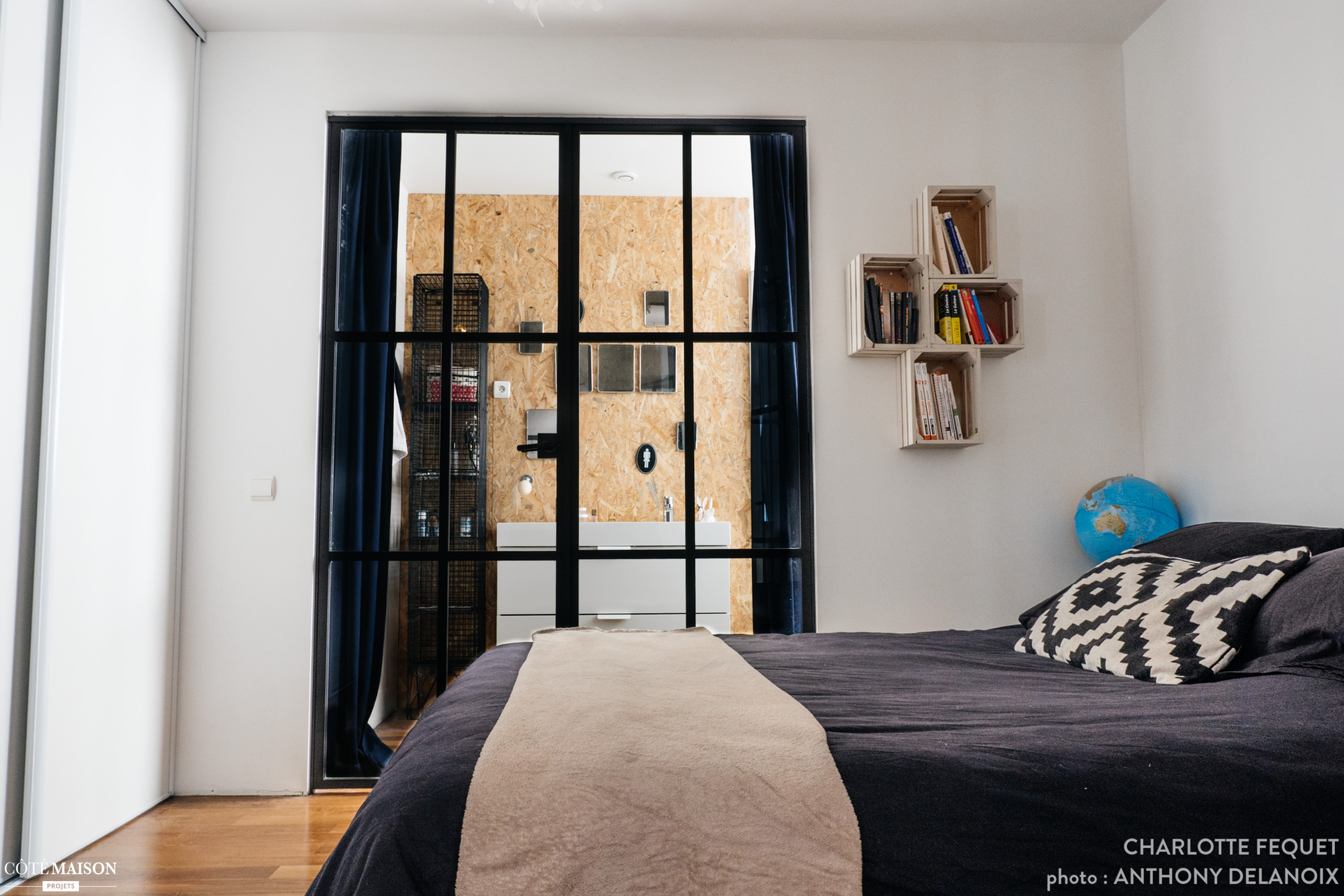 Kleine badkamer met OSB muur