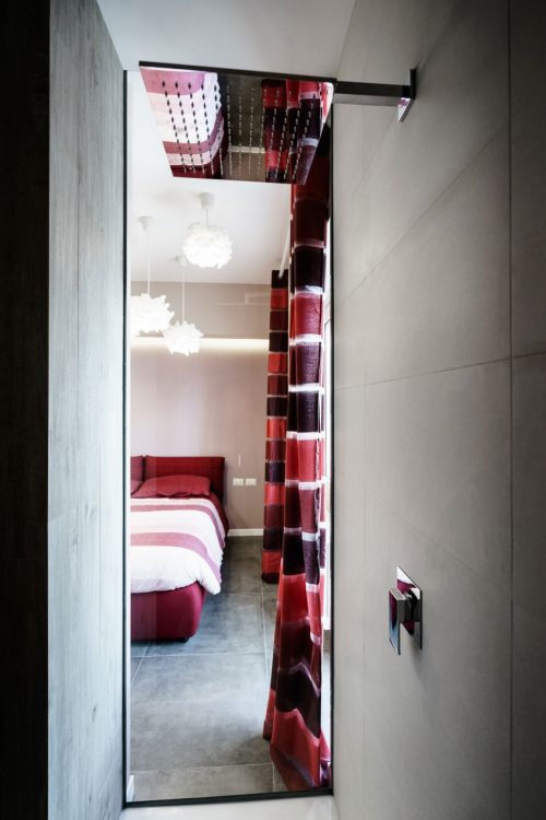 Kleine inloopbadkamer