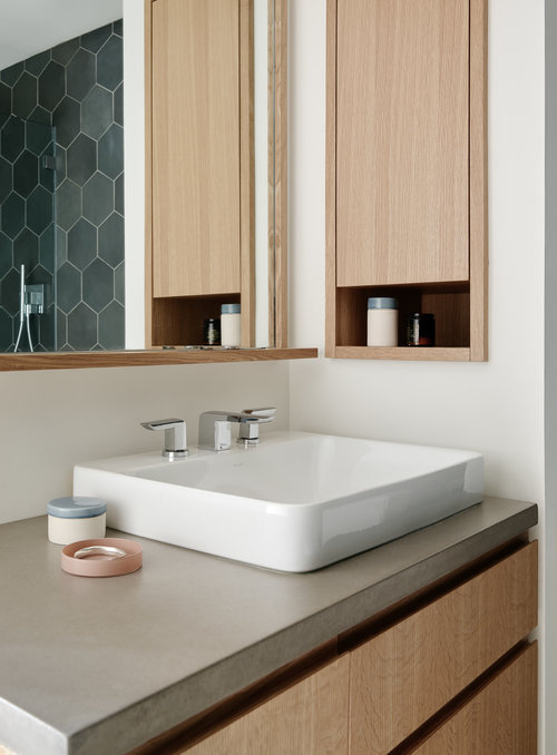 Kleine loft badkamer in voormalige molen