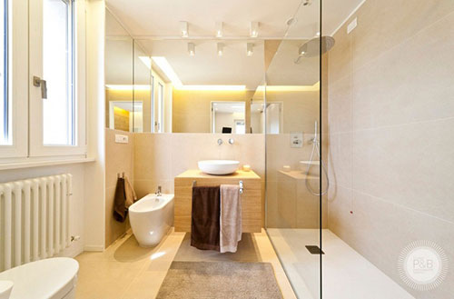Lichte badkamer met Italiaans ontwerp