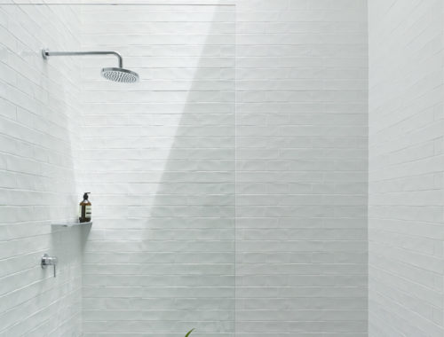 Lichte, minimalistische badkamer door Downie North Architects