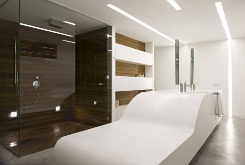 Luxe badkamer met grote badkamermeubel