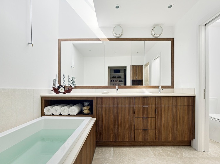Luxe badkamer met mooie eiken houten accenten