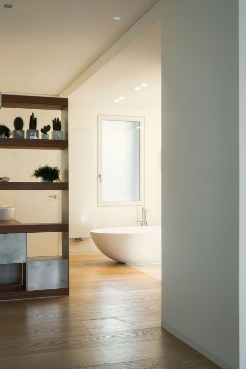 Luxe serene Italiaanse badkamer