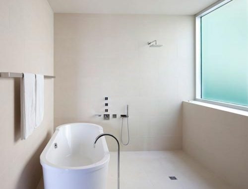 Minimalistische badkamer door architect McLeod Bovell