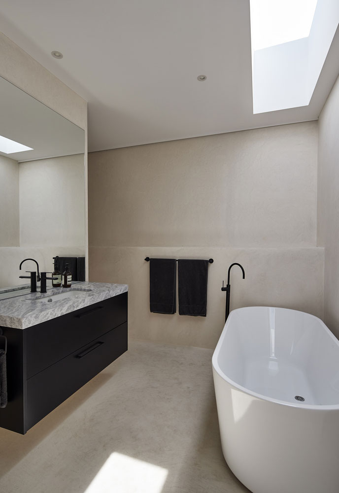 Minimalistische designbadkamers door FGR Architects