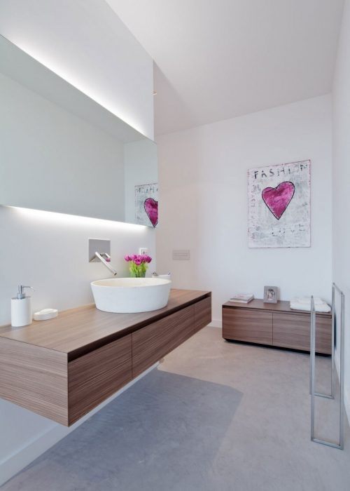 Minimalistische badkamer met sfeer