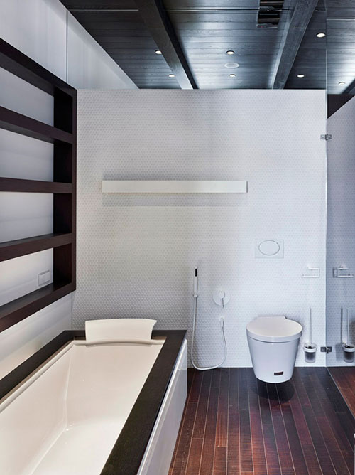 Moderne badkamer met donker eiken accenten