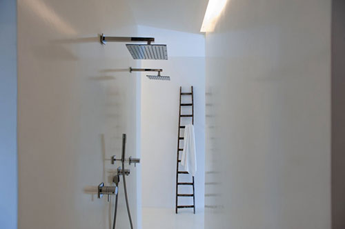 Moderne badkamer van hotel Zash