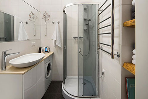 Moderne badkamer in modern appartement in Moskou