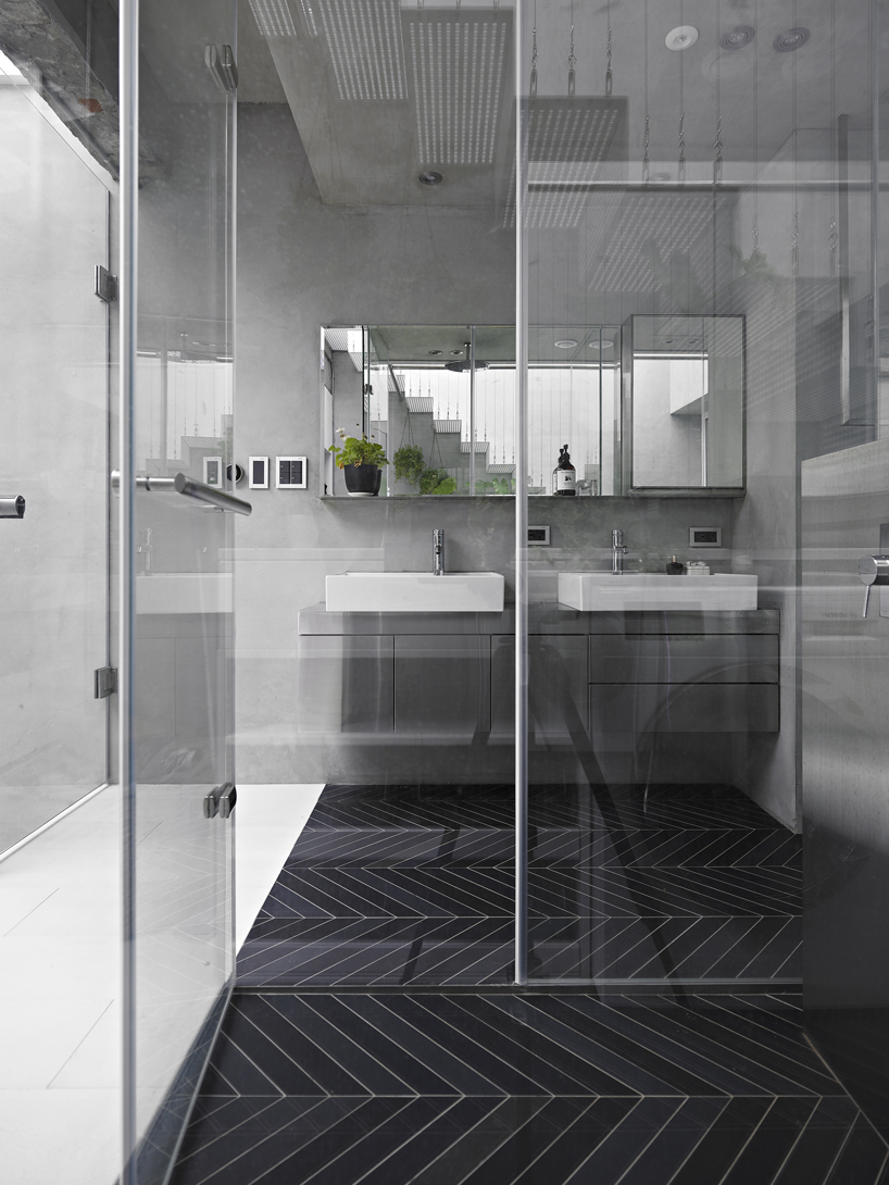 Moderne ruimtelijke badkamer