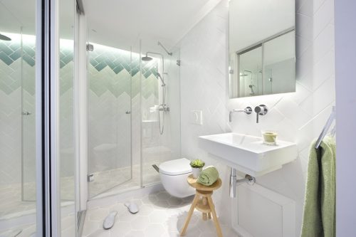 Mooie tegels in een minimalistische badkamer