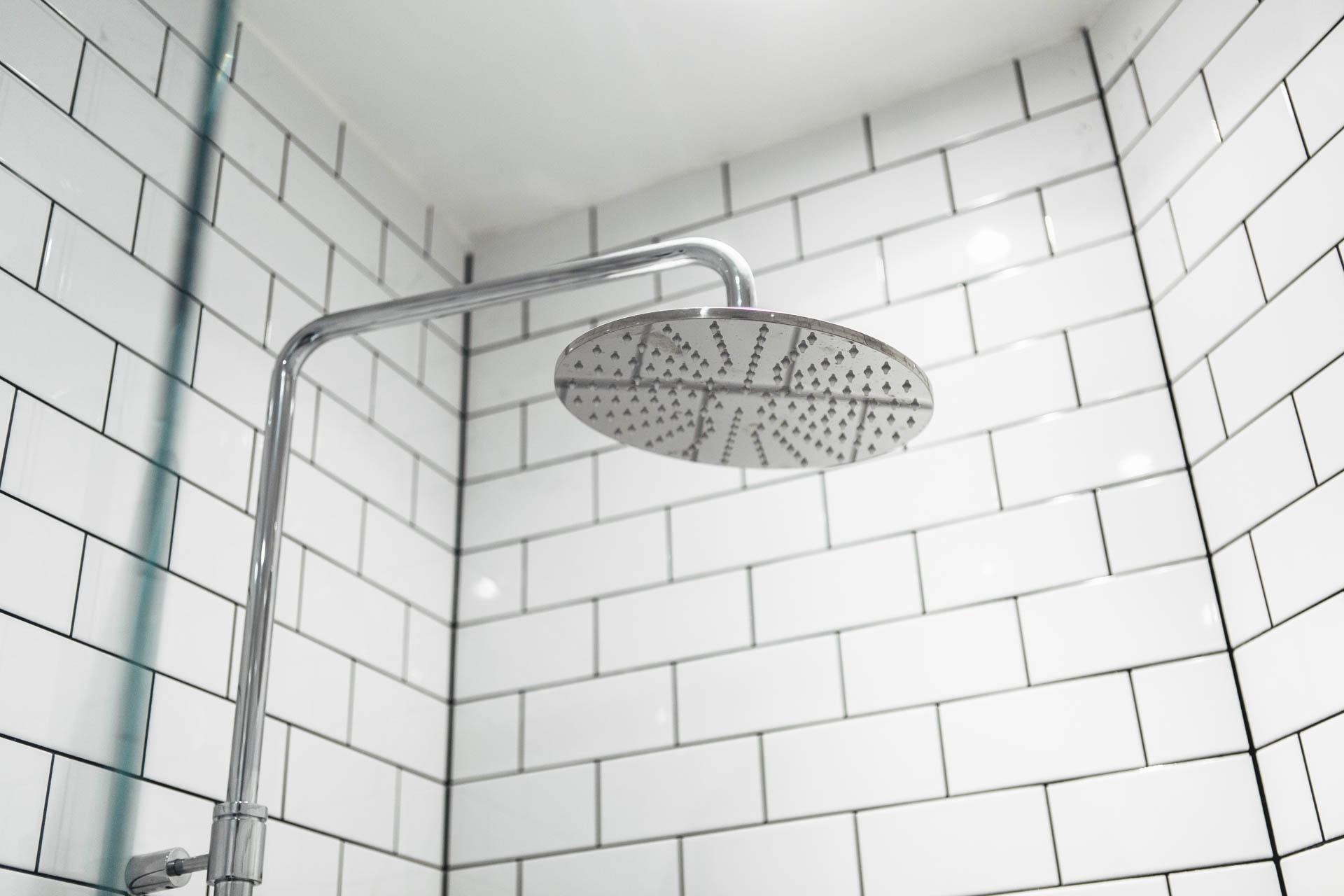 regendouche-kleine-badkamer