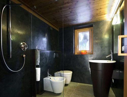 Rustieke badkamer van Italiaanse chalet
