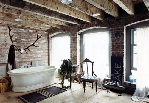 Rustieke badkamer op zolder
