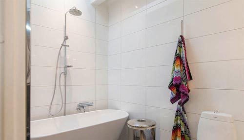 Scandinavische badkamer met design sanitair