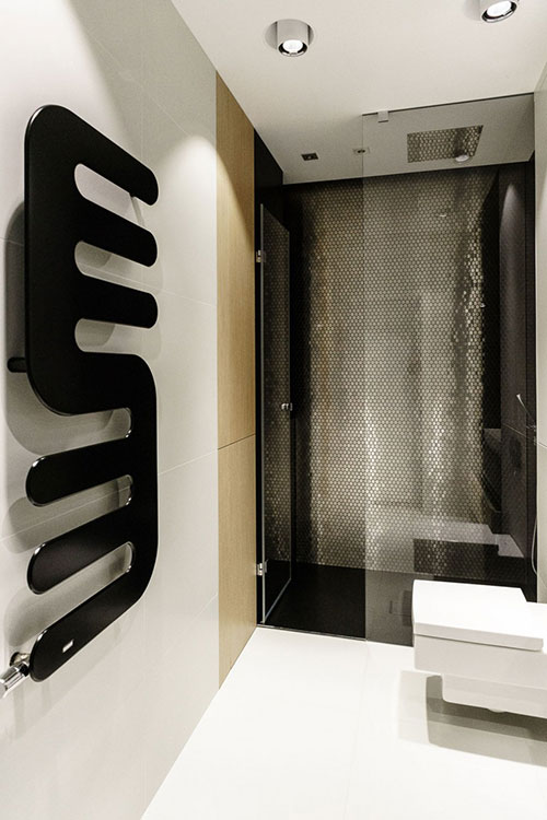 Smalle badkamer met glamorous ontwerp