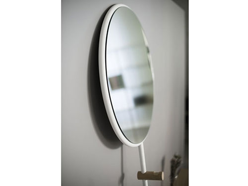 Staande badkamerspiegel is van Giulietta