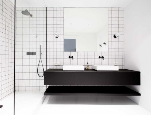 Stoere moderne badkamer van Niels en Annemie